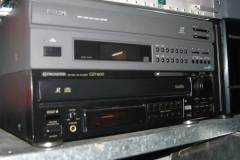 gal-landscape_0000s_0120_Pioneer-laserdisc.JPG